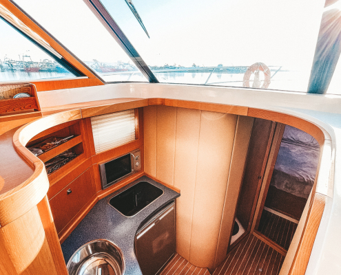 interior zonas comunes barco