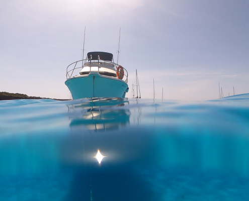 proa del barco desde el agua